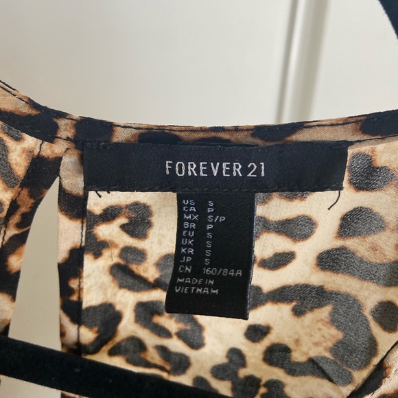 Forever 21 Open Back Tie Leopard Shirt - Picture 5 of 6